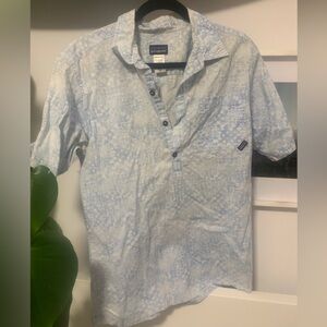Patagonia men’s medium shirt